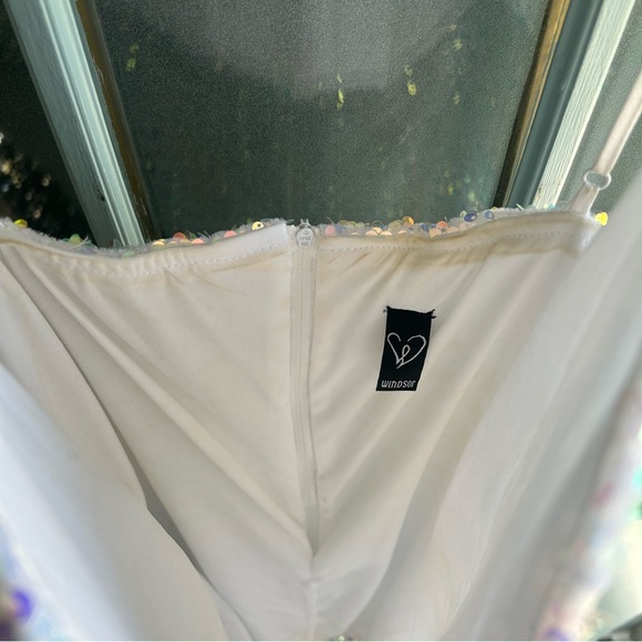 Windsor Kathy Iridescent Sequin Mini White Bridal Wedding V Neck Cocktail Dress - Picture 10 of 13